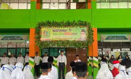 Pelaksanaan Apel Hari Guru Nasional di MTsN 4 Banjarmasin